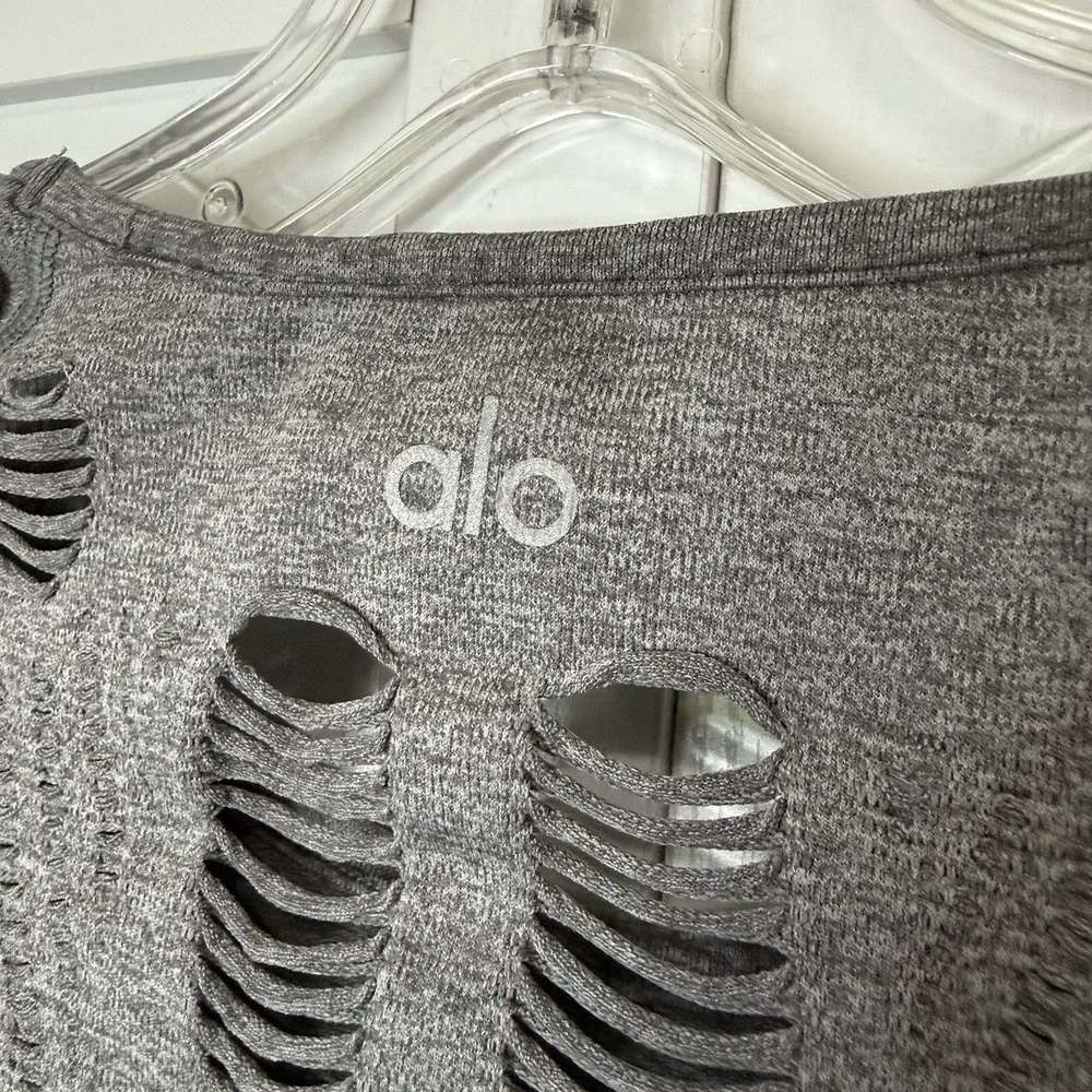 Alo Yoga Wanderer Women's Small Long Sleeve Seamless Top Gray Laser Cut Out